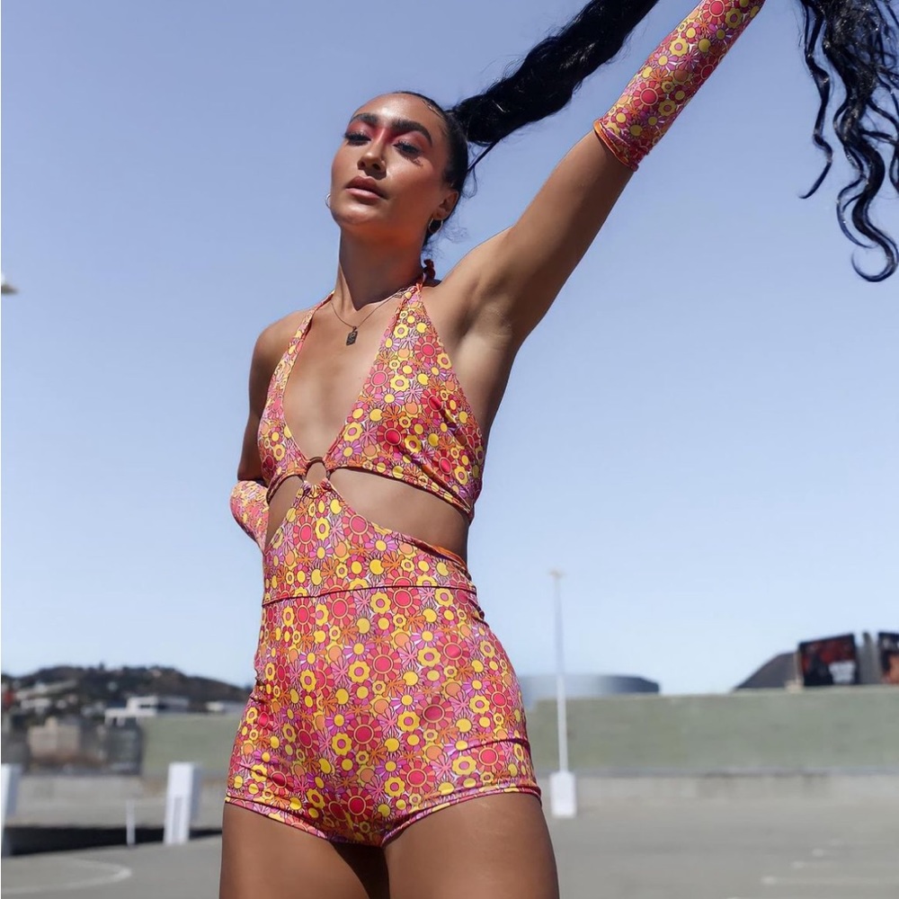 Tasteful Girl - Groove as you Grow Bodysuit with Gloves
Medium / Playsuit